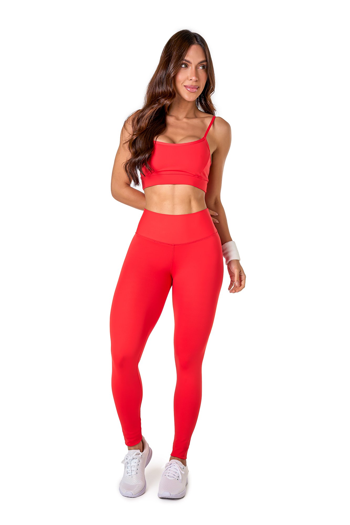 Conjunto básico vermelho em poliamida, projetado para conforto e mobilidade, ideal para treinos com estilo e praticidade.