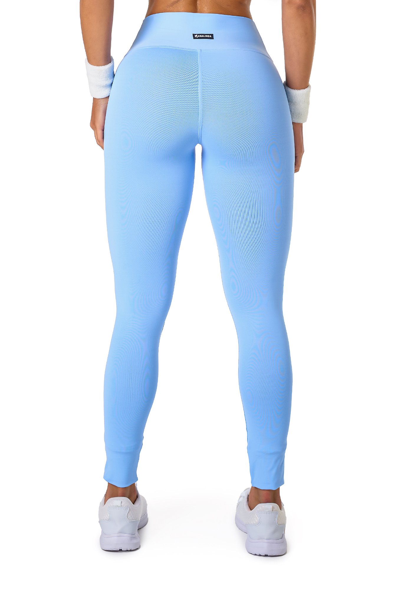 Legging básica azul claro em poliamida, projetado para conforto e mobilidade, ideal para treinos com estilo e praticidade.