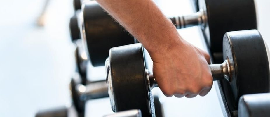 É melhor treinar em jejum ou não? Entenda os prós e contras